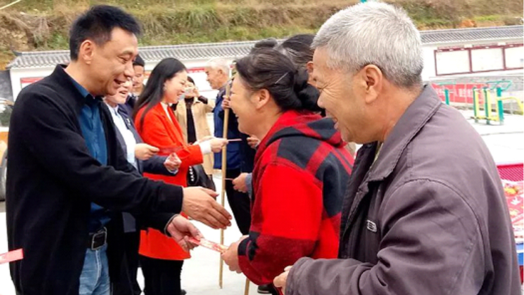 炬神電子赴良田鎮(zhèn)開展“愛心扶貧、攜手同行”活動