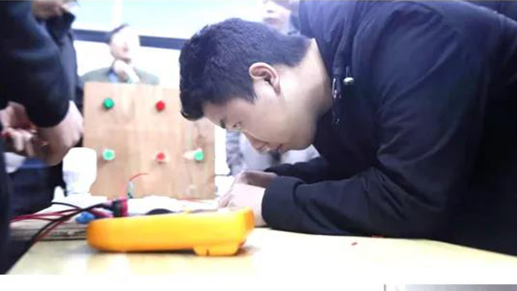 校企合作·產(chǎn)教融合之“重實操、練技能”系列主題培訓(xùn)結(jié)訓(xùn)啦……