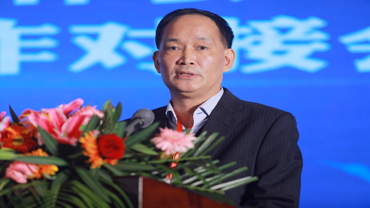 【開(kāi)放郴州·相約湘臺(tái)會(huì)】市委副書(shū)記、代市長(zhǎng)吳巨培為炬神電子點(diǎn)贊，公司董事長(zhǎng)楊譓鵬大會(huì)發(fā)言