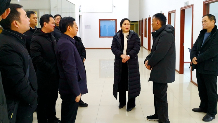 副市長(zhǎng)黃崢嶸走訪(fǎng)炬神電子：開(kāi)工更要“開(kāi)門(mén)紅”