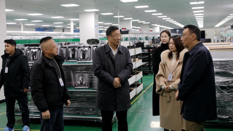 自貿(mào)區(qū)郴州片區(qū)、高新區(qū)黨工委書記王衛(wèi)東一行蒞臨炬神電子調(diào)研